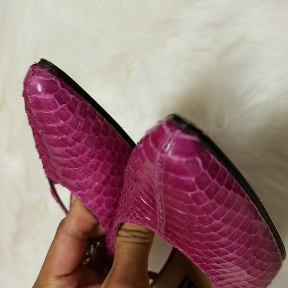 Stuart  weitzman shoes - Picture 7 of 9